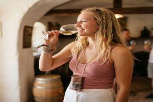 Zažijte Moravu jinak: Průvodce putováním po otevřených sklepech