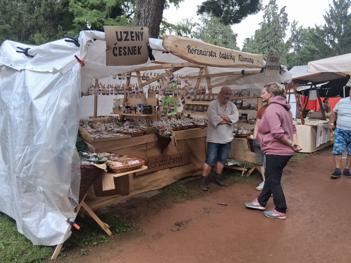 Slavnosti česneku 2025 na zámku Buchlovice-11