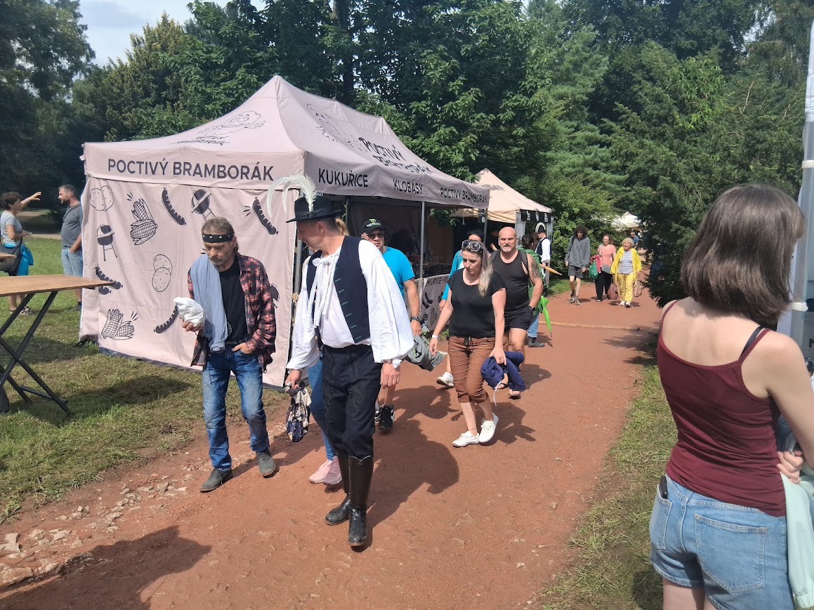 Slavnosti česneku 2025 na zámku Buchlovice-2