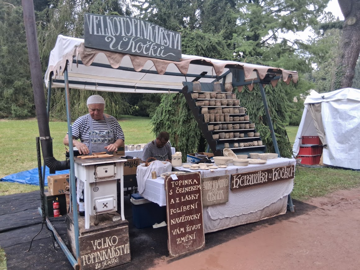 Slavnosti česneku 2025 na zámku Buchlovice-10