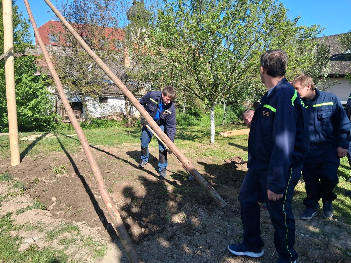 Stavění máje Tupesy 2025